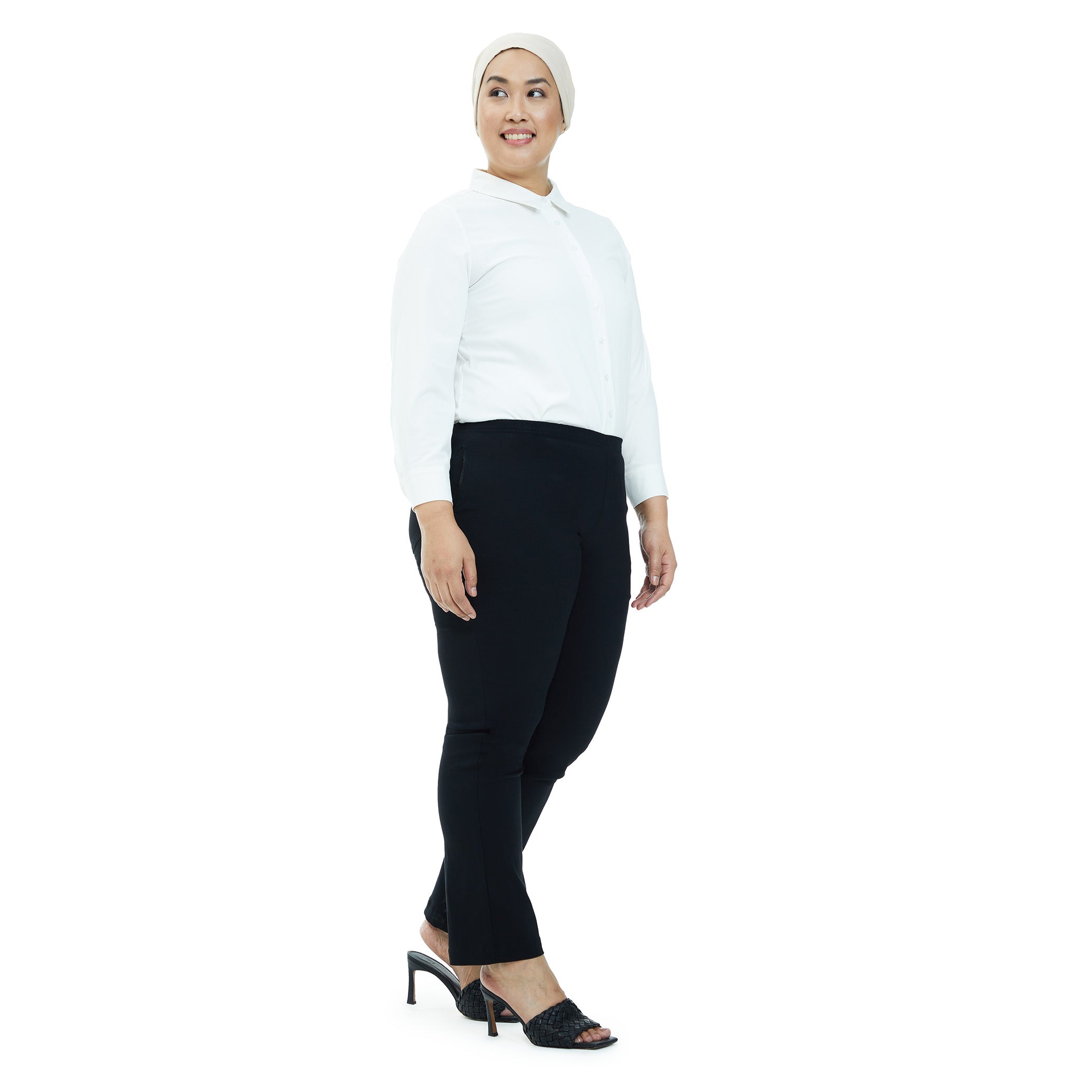 Buy MS. READ Ms. Read Signature Ultra-Stretch Cropped Pants (BLACK) in Black  2024 Online